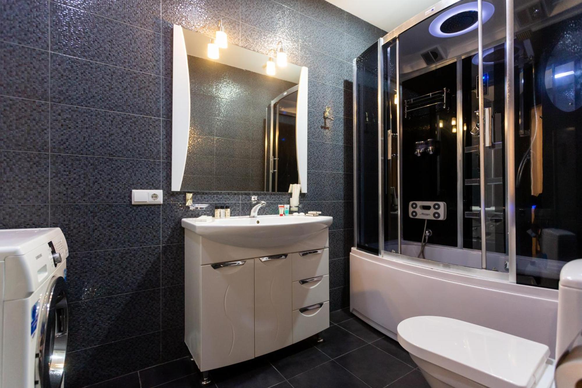 Two Bedroom Apartment In The City Center Tbilisi ภายนอก รูปภาพ