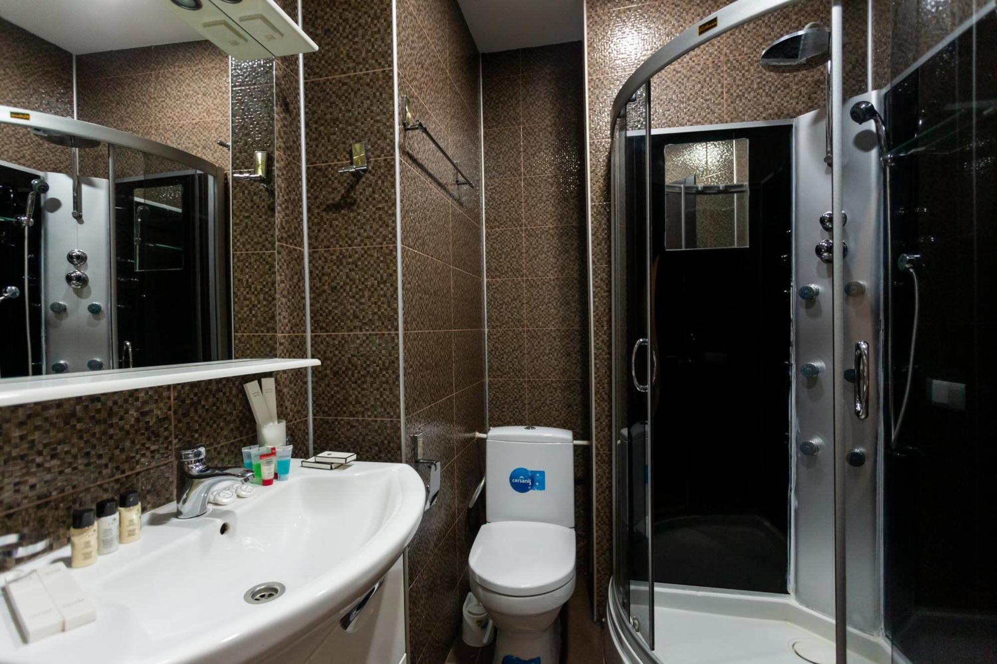 Two Bedroom Apartment In The City Center Tbilisi ภายนอก รูปภาพ