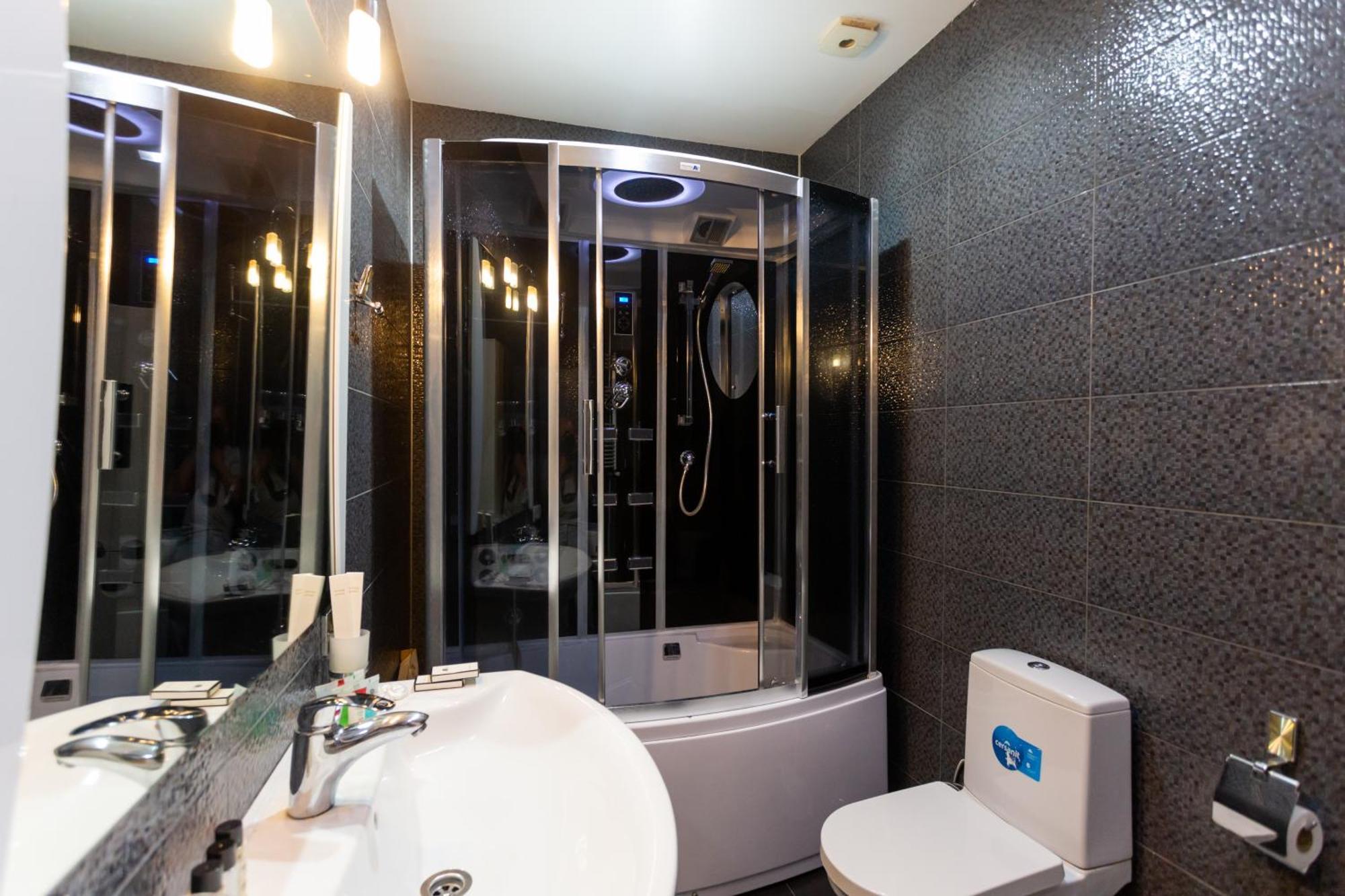 Two Bedroom Apartment In The City Center Tbilisi ภายนอก รูปภาพ